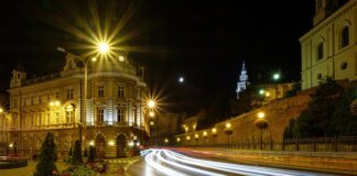 Ile osób w Polsce ma milion złotych?