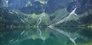 Czy na Morskie Oko można iść w adidasach?