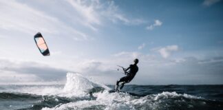 Jaki minimalny wiatr do kitesurfingu?